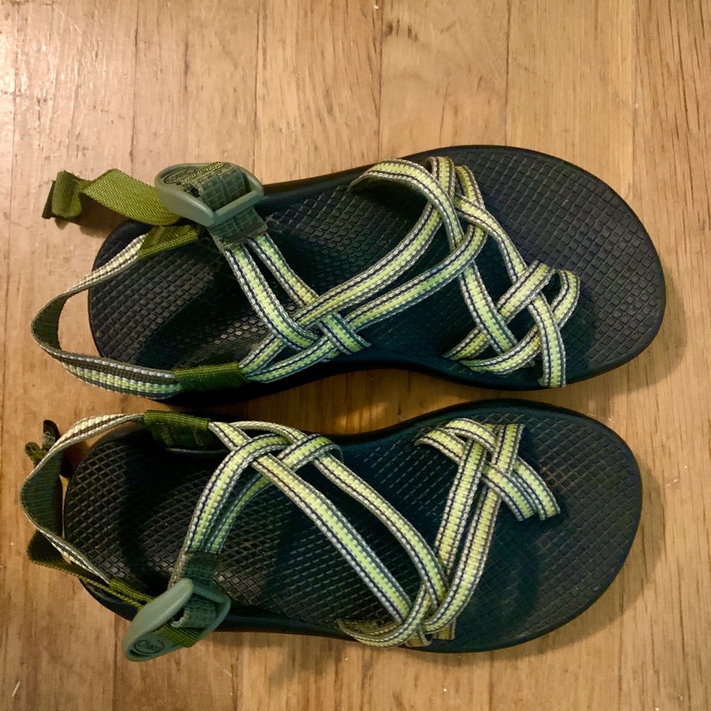 Women’s Chacos Size 6W